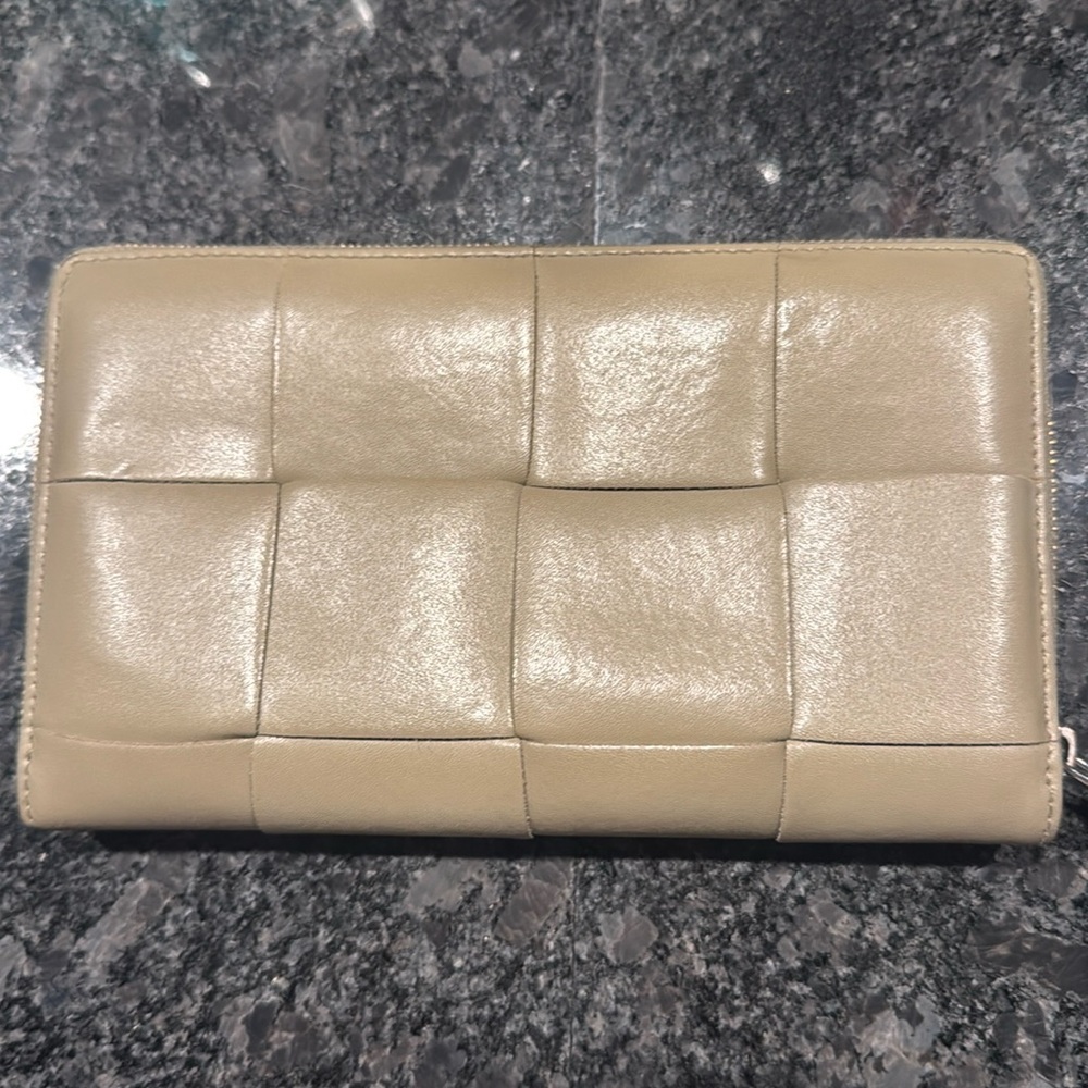 SALE‼️‼️Current Rare Bottega Veneta Long Wallet